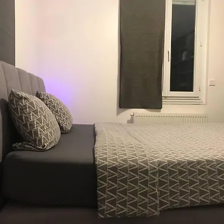 Proche Paris/casino D'enghien/stade De France/cdg